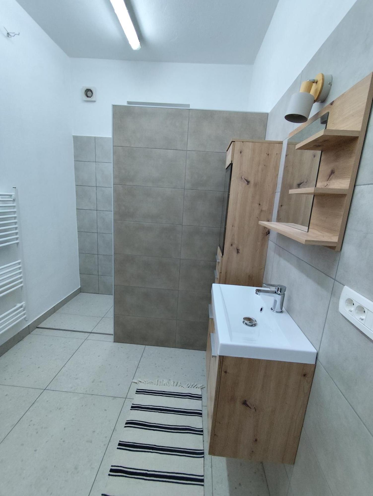 Apartma Peter1A Бегунье-на-Гореньскем Экстерьер фото